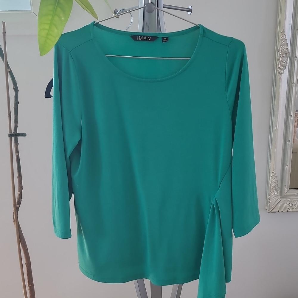 IMAN Women's Green Top